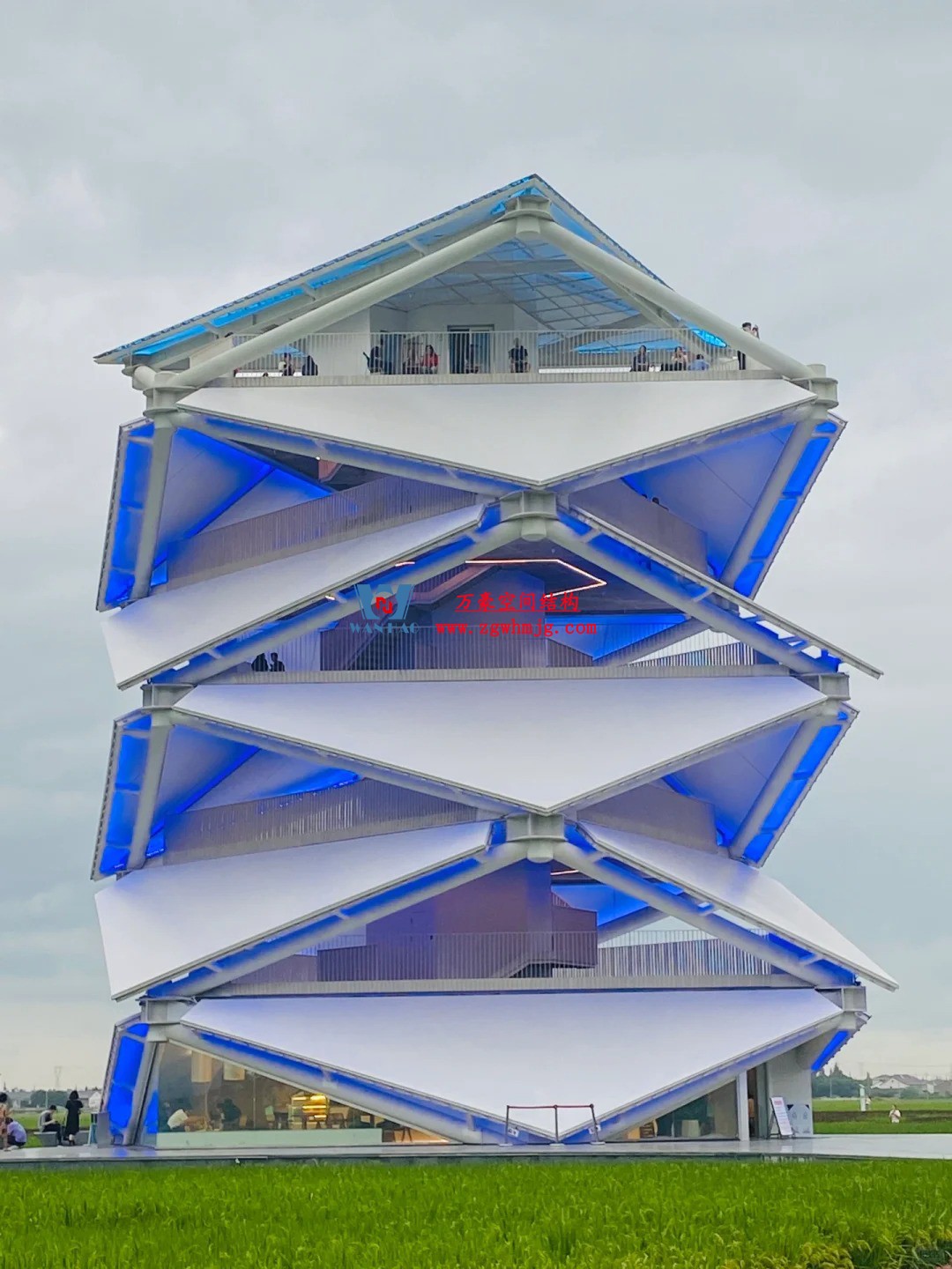 創意與藝術美感兼具的鋼膜結構建筑 創意與藝術美感兼具的鋼膜結構建筑