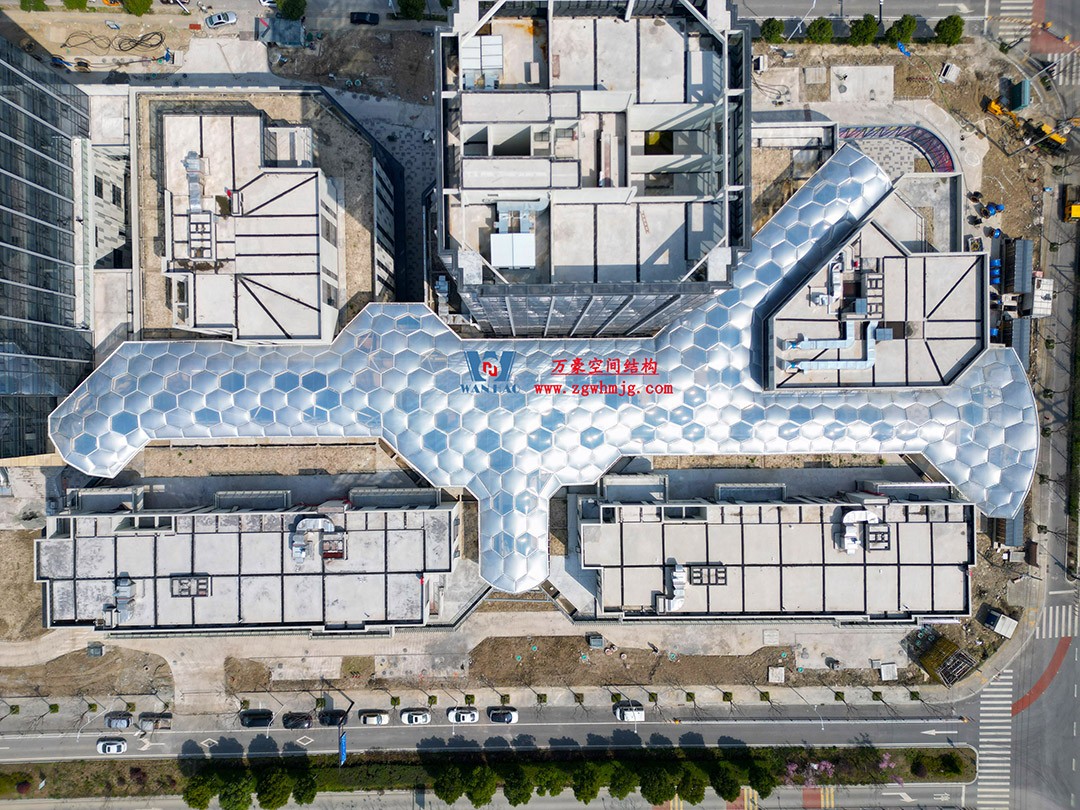已完工，這個ETFE氣枕商業天幕閃亮登場！