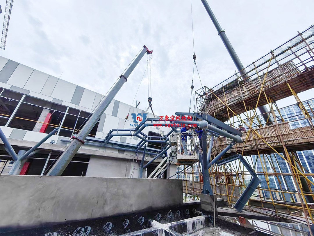 已完工，這個ETFE氣枕商業天幕閃亮登場！