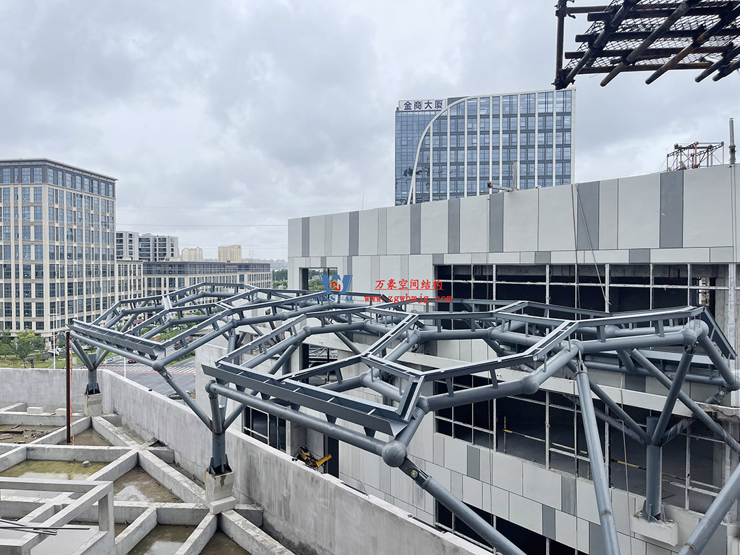 已完工，這個ETFE氣枕商業天幕閃亮登場！