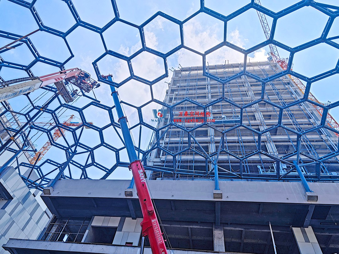 已完工，這個ETFE氣枕商業天幕閃亮登場！