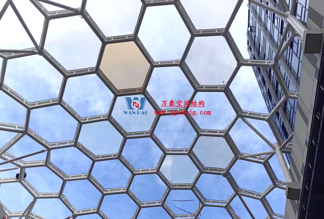 已完工，這個ETFE氣枕商業天幕閃亮登場！