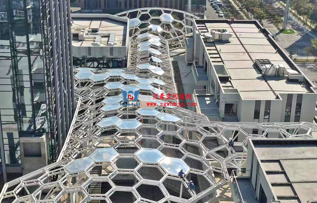 已完工，這個ETFE氣枕商業天幕閃亮登場！