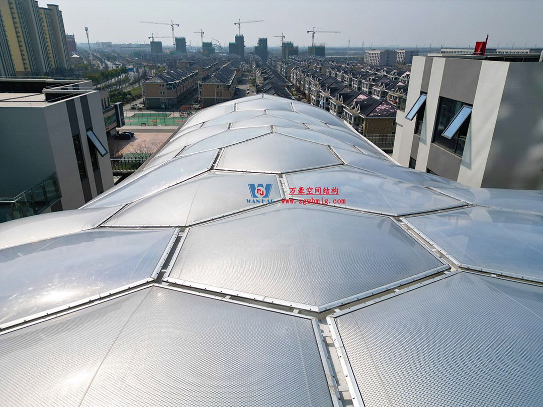 已完工，這個ETFE氣枕商業天幕閃亮登場！