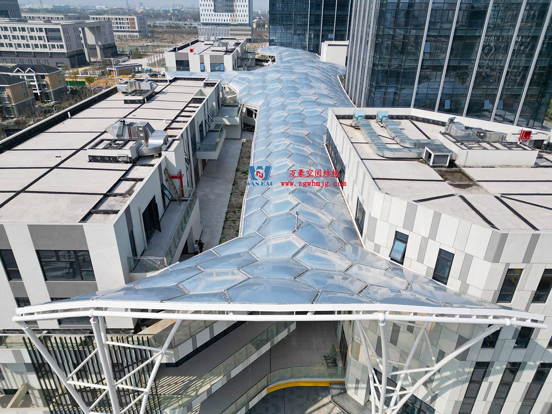 已完工，這個ETFE氣枕商業天幕閃亮登場！