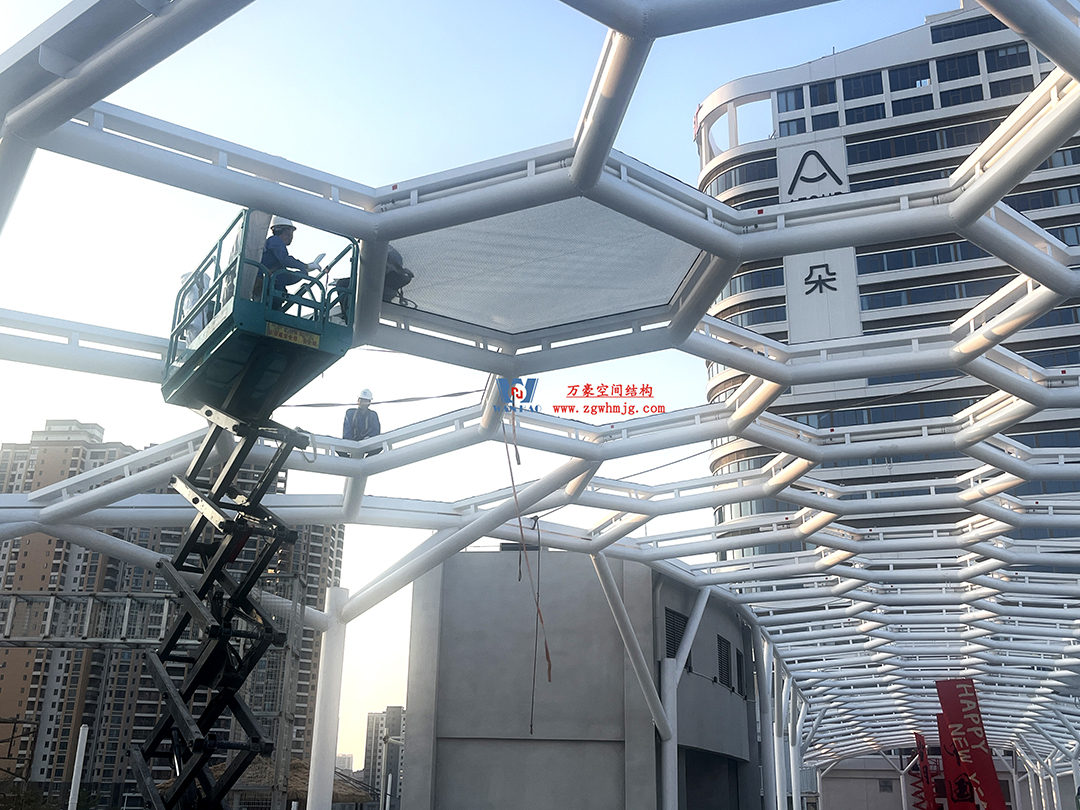 奮進!每一天丨加速!加速!直擊項目施工現(xiàn)場→ 奮進!每一天丨加速!加速!直擊項目施工現(xiàn)場→