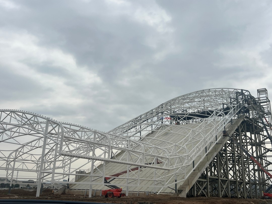 馭風逐沙,織就賽道美學——比亞迪紹興嵊州賽車場干拔沙坡觀景平臺鋼膜結構 馭風逐沙,織就賽道美學——比亞迪紹興嵊州賽車場干拔沙坡觀景平臺鋼膜結構