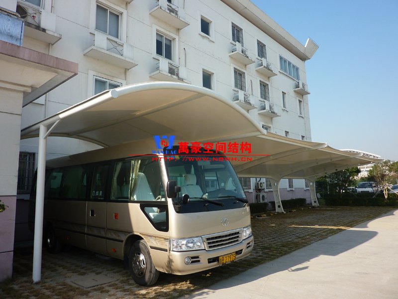 膜結構車棚排水