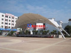 舞臺膜結(jié)構(gòu)具有哪些特性？張拉膜結(jié)構(gòu)舞臺有什么優(yōu)勢特點(diǎn)？