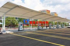充電樁膜結(jié)構車棚有什么特點？為何如此受歡迎？