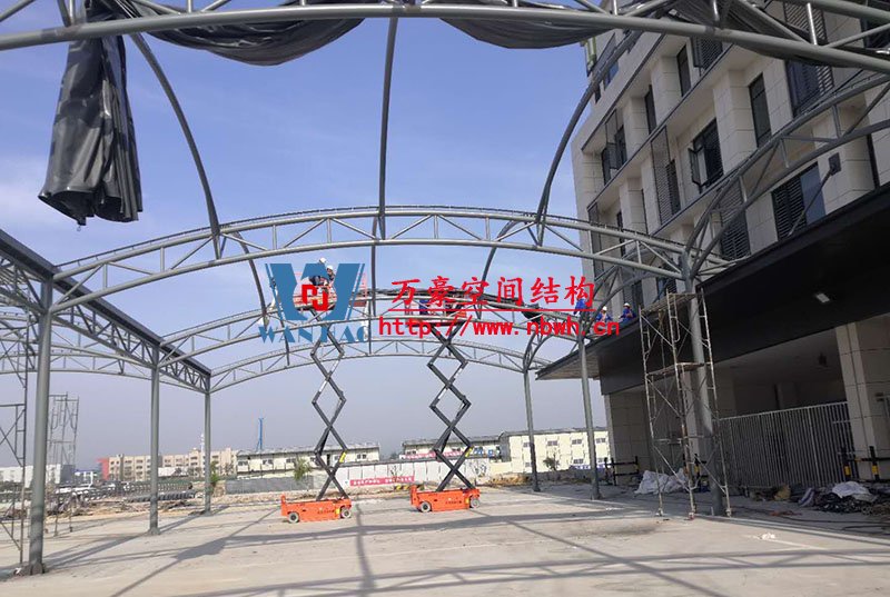 膜結構雨棚